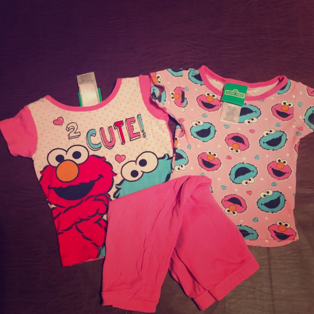 2 PJ sets. Fits like 6mnths (actual sz 18mnth)